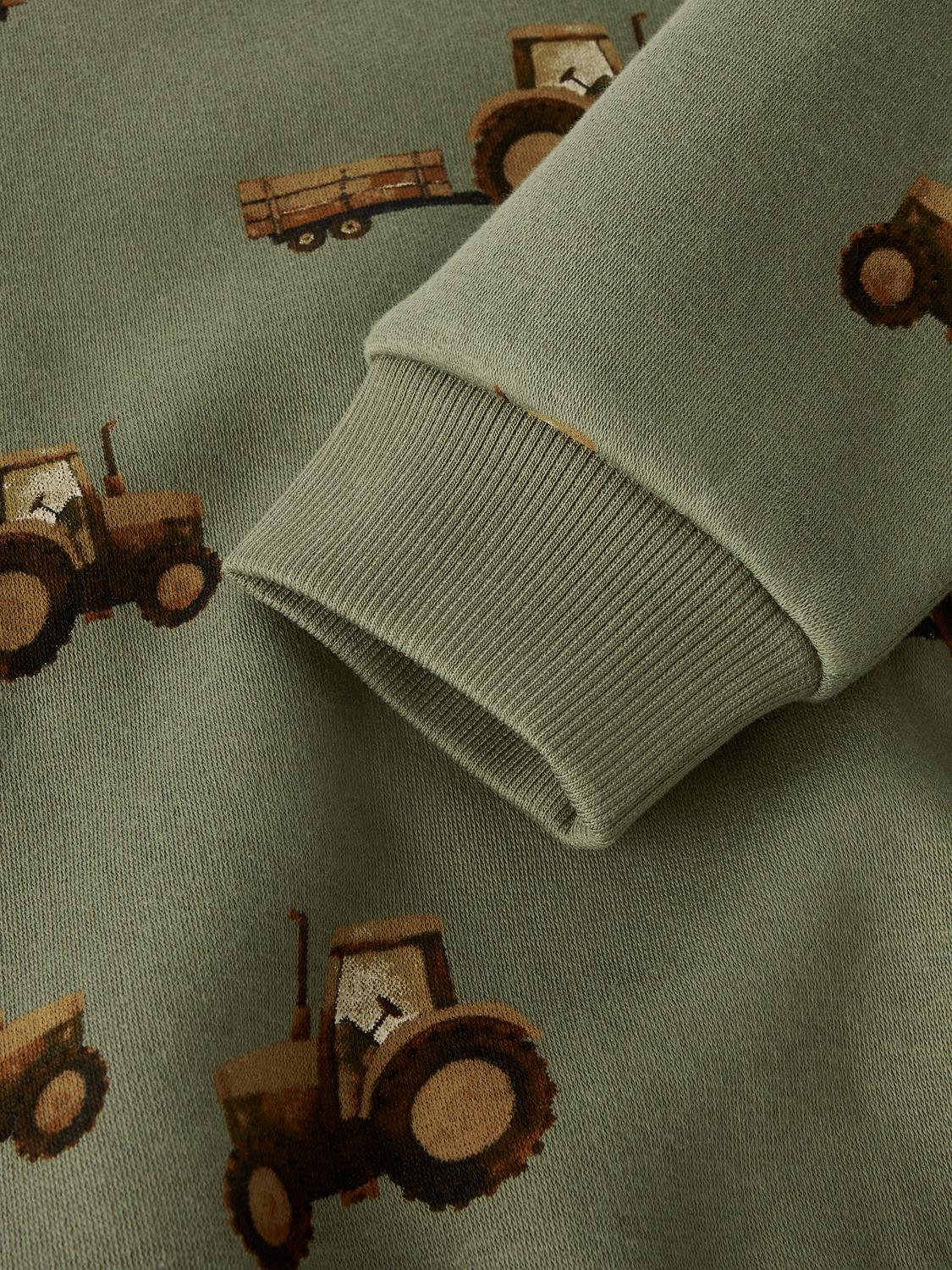 model_shot-front_full